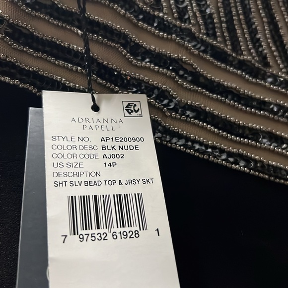 Adrianna Papell embellished, mermaid  illusion V-neck long gown - Picture 9 of 12